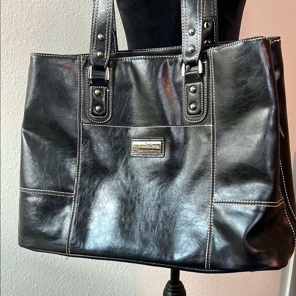 Franklin Covey Black  Tote with Structured Design SO MUCH SPACE INSIDE